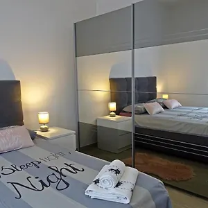 Denis Apartment